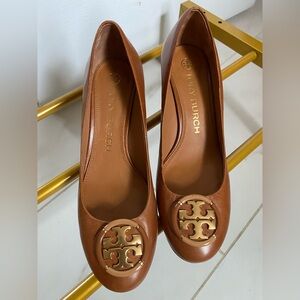 Tory Burch Tan Leather Loafers with Gold Emblem